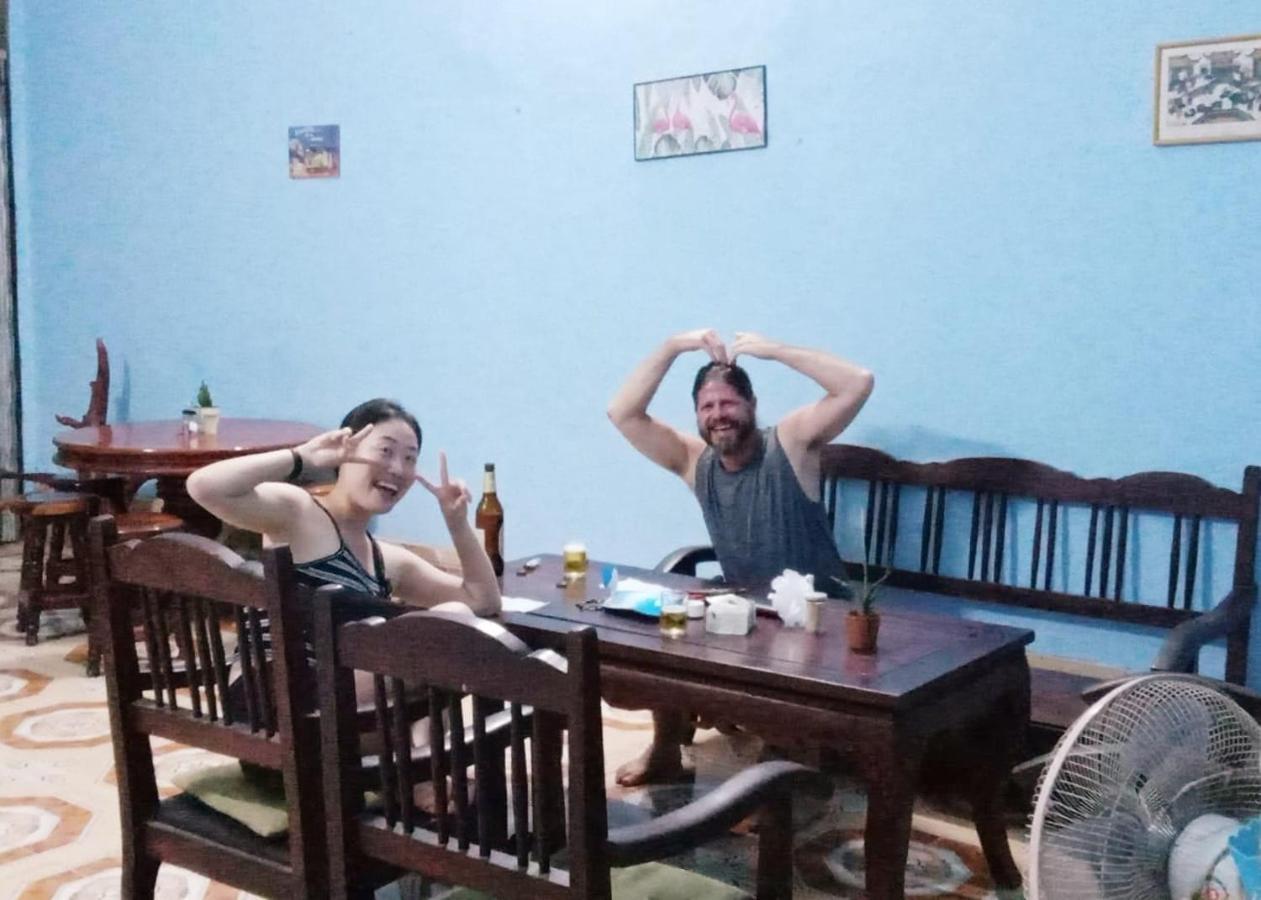 Bami Hostel Тхахек Екстериор снимка