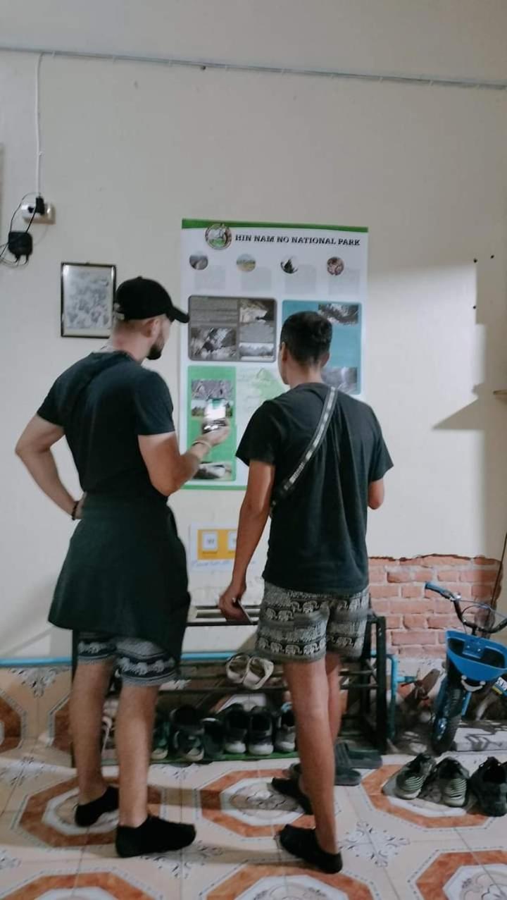 Bami Hostel Тхахек Екстериор снимка